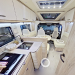 Kamper Eura Mobil Profila T 696EB Półintegra Salon Wnętrze Interior