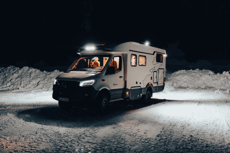 Kamper Eura Mobil Xtura Półintegra 4x4 Exterior