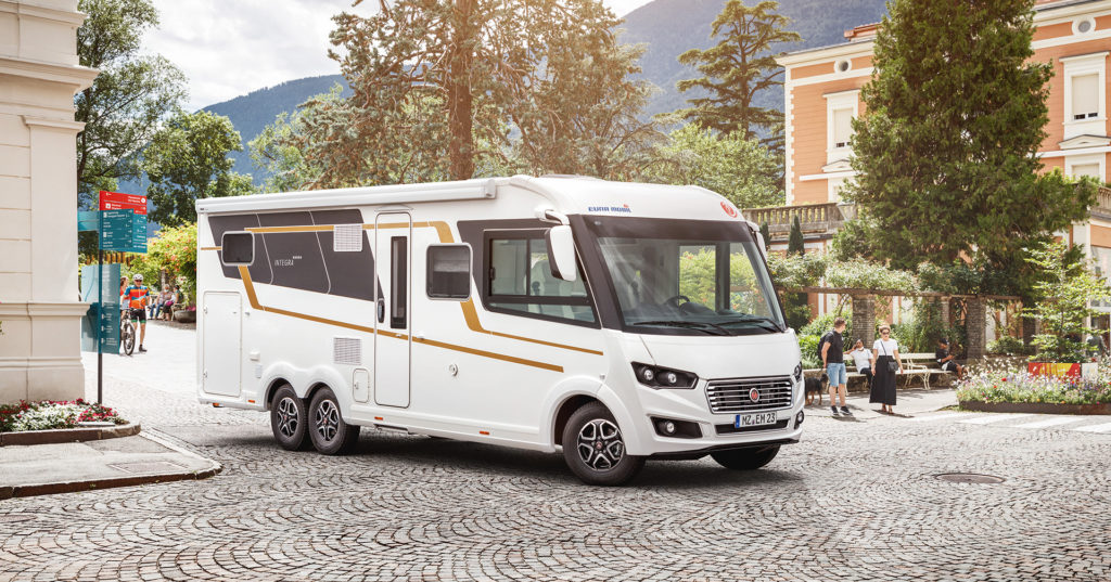 Kamper Eura Mobil Integra 890EB Exterior