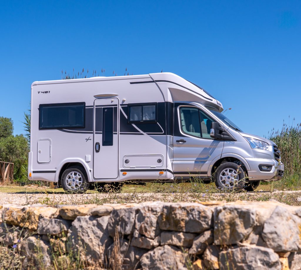 Kamper Benimar Tessoro 481 Półintegra Exterior