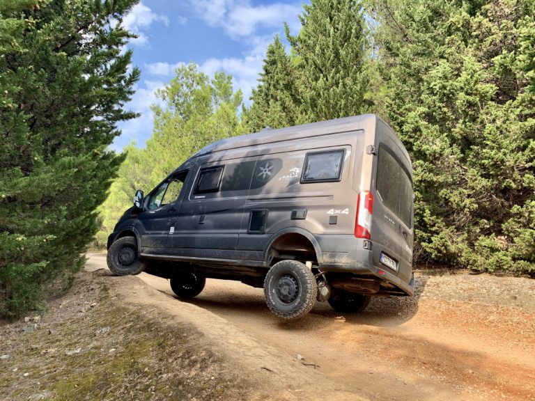 Kamper Karmann-Mobil Dexter 560 Van Offroad Exterior