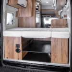 Kamper Karmann-Mobil Dexter 560AW Van Offroad Łóżko Luk Bagażowy Interior