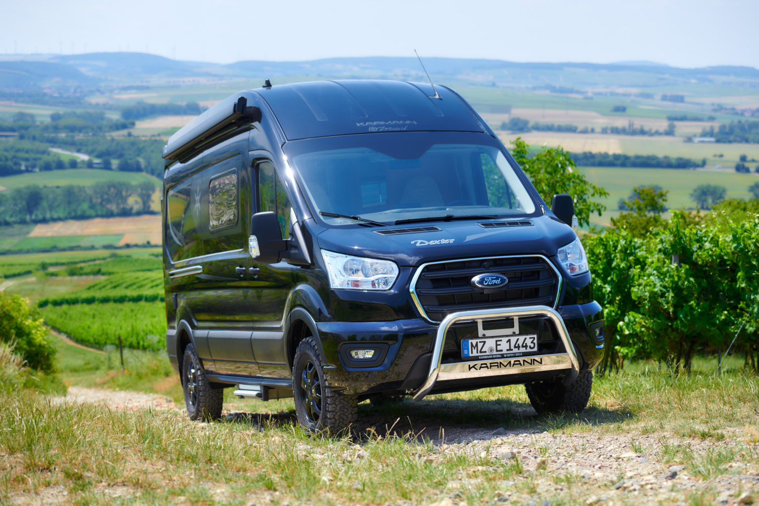 Kamper Karmann-Mobil Dexter 560AW Van Offroad Exterior